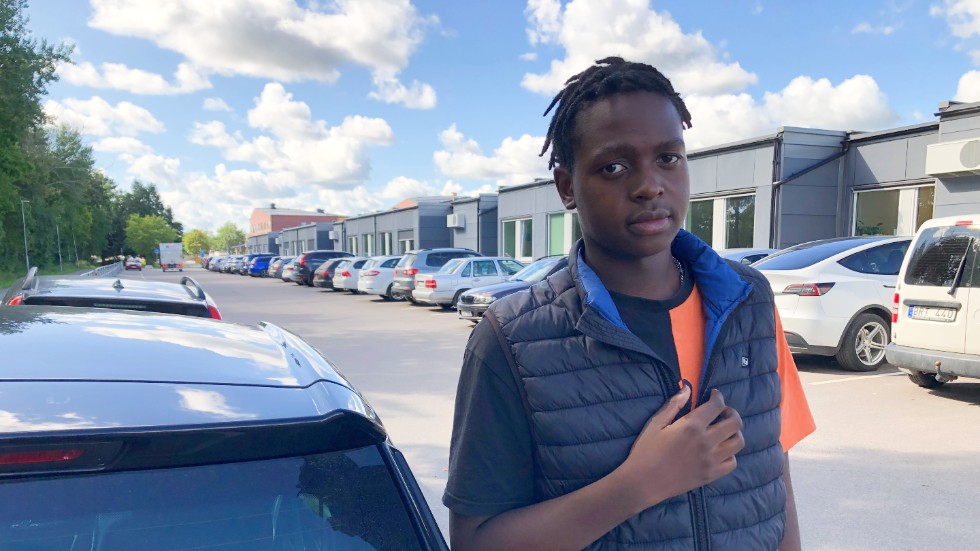 Christoffer Stenstave, 16 år, har kört sin Epa sedan i fjol. I sommar har han sett över fordonet så att det uppfyller de nya kriterierna. 
