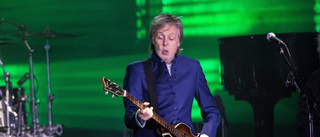 McCartney vill ha tillbaka sin bas efter 54 år