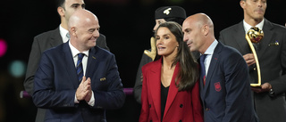 Infantino om skandalkyssen: "Borde aldrig ha skett"