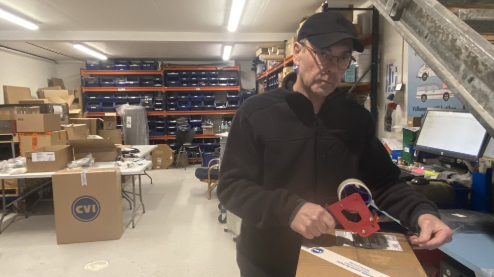 I sommar har Mikael Sällström på CVI Automotive flyttat hela lagret från Nyköping hem till Gnesta. Nu ska han bygga nytt lager vid gamla hunddagiset och hoppas förverkliga den gamla drömmen att själv börja meka igen.