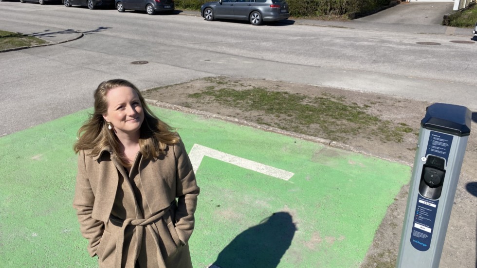 Malin Ohlsson är landsbygdsutvecklare i Västerviks kommun. Hon berättar att Västerviks kommun just nu utreder hur man ska jobba vidare med laddinfrastrukturen i kommunen.