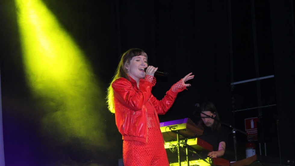 Myra Granberg med band uppträdde sist på konserten. 