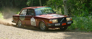 Kolla alla bilder från stora rallyfesten – går i mål senare idag