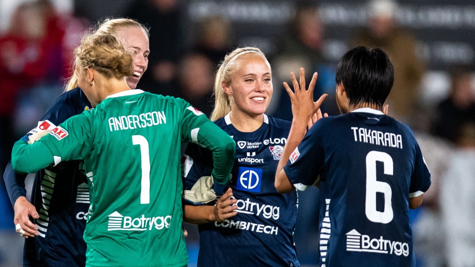 "Jag har släppt det lite under semestern, men en dialog förs, självklart. I första hand mellan agenten och klubben. Det handlar om hur jag ska bli en bättre spelare, både för min egen skull och för Romas", säger Svärtinge-tjejen Alva Selerud.