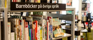 Pengaregn över biblioteket