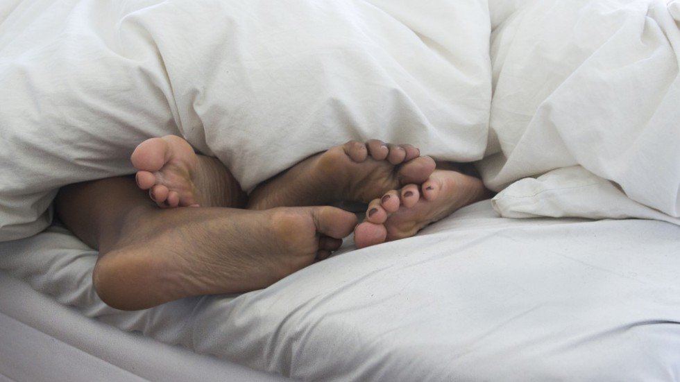 Trots samtycke i sexualundervisningen uppger allt för många tjejer att de har utsatts för sexuellt tvång och våld. Hur kan vi inte ha kommit längre?