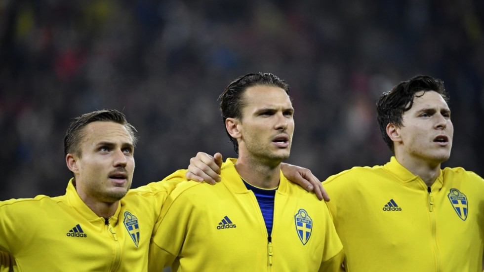 Pierre Bengtsson, Albin Ekdal och Victor Nilsson Lindelöf inför EM-kvalmatchen mellan Sverige och Rumänien på Arena Nationala i Bukarest i november 2019.