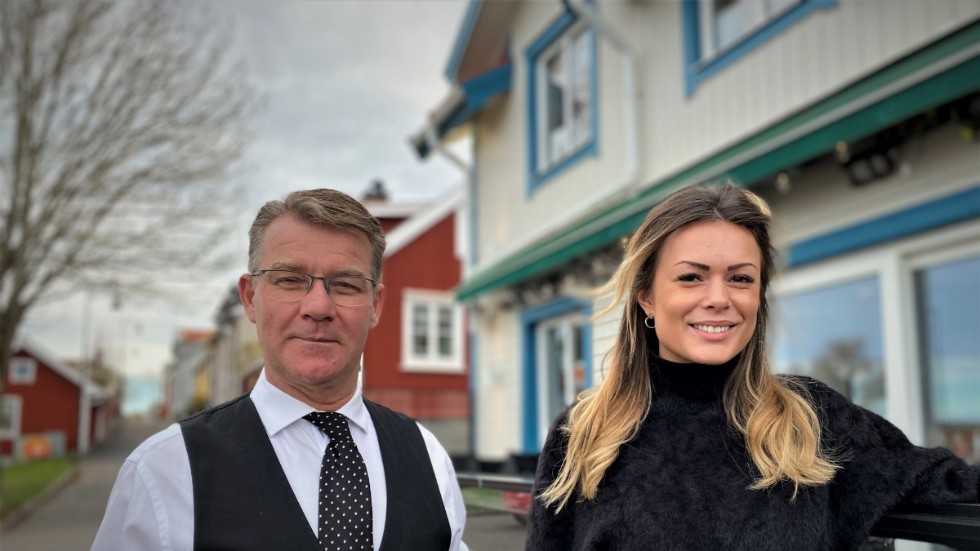 Sedan tidigare arbetar hovmästaren Anders Hildingsson tillsammans med Alva Skallus på Hummelgrund. 