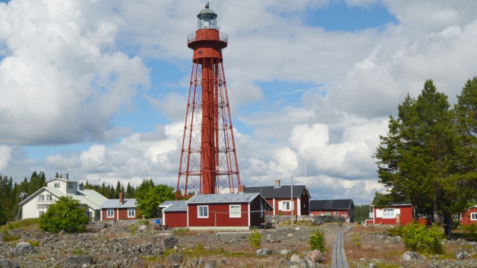 Kvicksilver från belysningen har historiskt förorenat fyren.