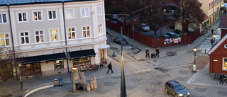 Kisspausen på Skvallertorget blir domstolsfråga