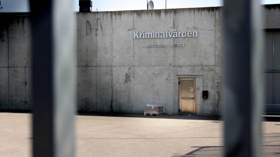 Förvaltningsrätten lägger sig inte i Hällbyanstaltens upplägg för drogprover.
