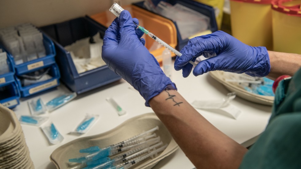 Den som inte vaccinerat sig mot covid-19 kan inte få jobb inom vård och omsorg i Hultsfreds kommun.