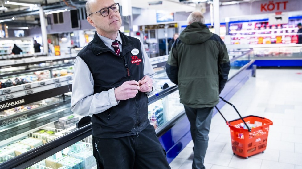 Daniel Andersson, ägare til Ica Kvantum, tror att alla butiker kommer behöva vässa sig i framtiden när konkurrensen ökar, något som gynnar konsumenterna.