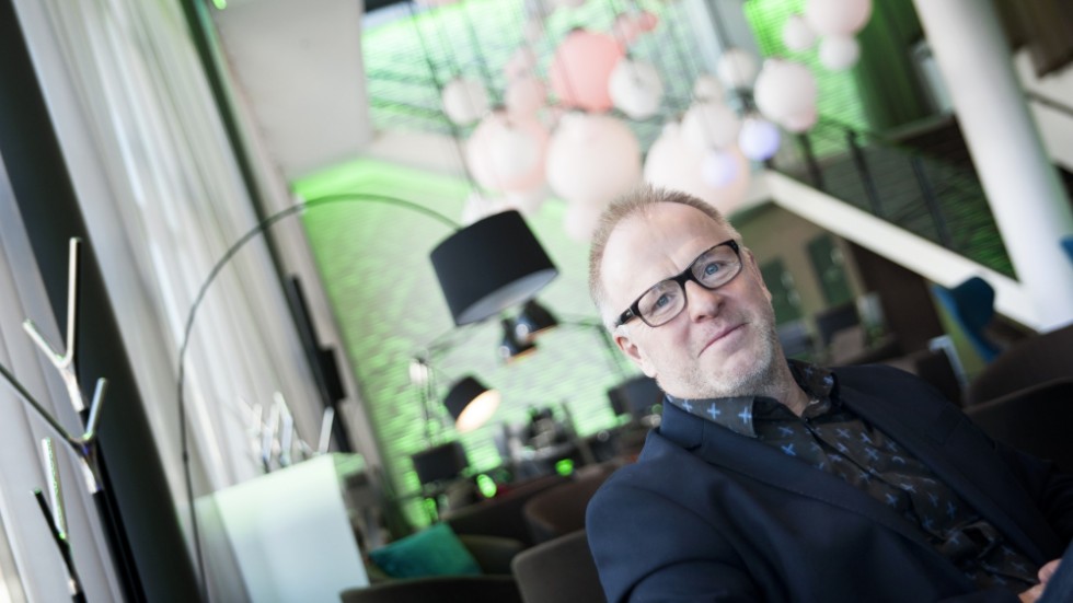 Tony Järlströms vision är att Norrbottens kommuner går ihop och bildar fyra superkommuner, för att frigöra resurser och bli starkare tillsammans.