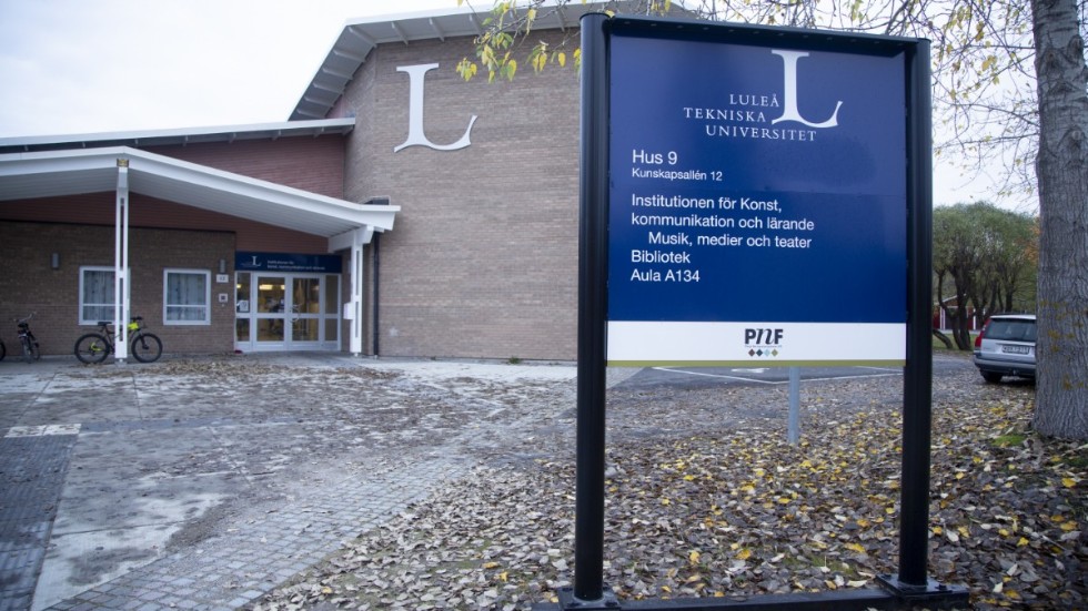 Gymnasielärarutbildningar hotas av nedläggning efter kritik från Universitetskanslersämbetet. Dansinriktningen är redan avvecklad och nu pågår en översyn av bland annat musiklärarutbildningen i Piteå.