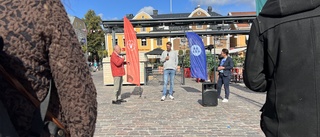 Glada åhörare på Stora torget: "Det bästa valsamtalet hittills"