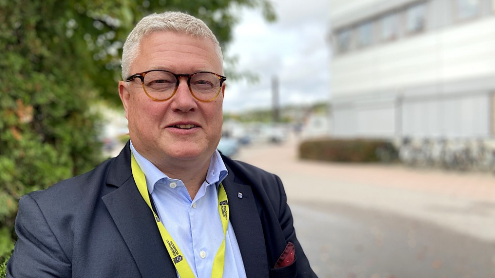 Peter Book (M) kommunstyrelsens ordförande i Enköpings kommun, vill se en ökad jakt på bidragsfuskare och ett utökat samarbete mellan kommuner i brottsfrågor.