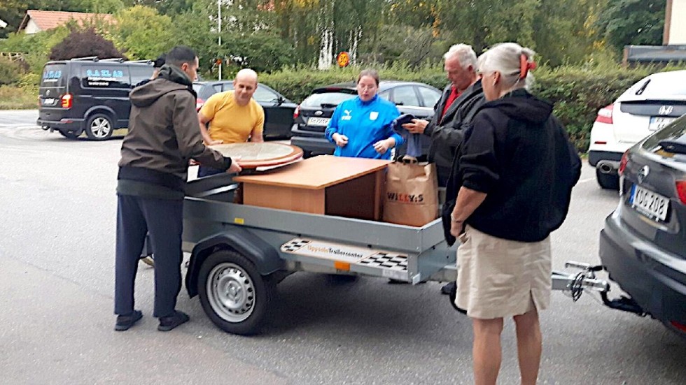 Rotaryklubbarna i Enköping ordnade insamling till de Ukrainska flyktingarna vid Åsundagården i samarbete med Åsunda IF.