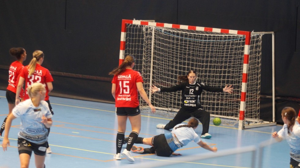 Tyra Schjött gjorde en rad fina räddningar mot Höör.