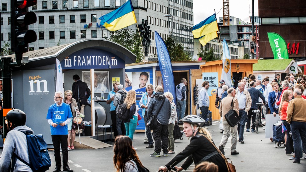 De lokala partierna revolutionerar valrörelsen, skriver Johan Gärdebo.