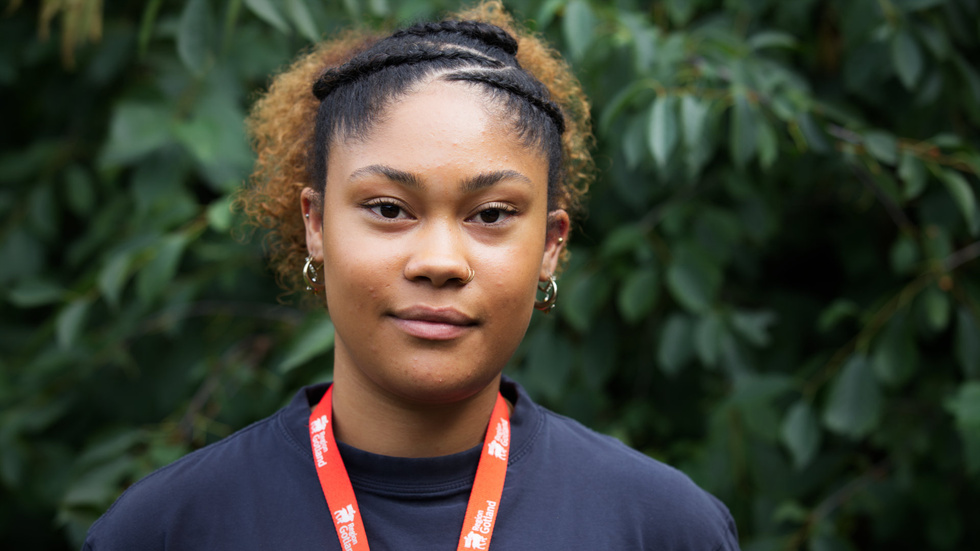 Vera Morge, 20, från Stockholm gör sina andra sommar som vikarie inom hemtjänsten på Gotland.