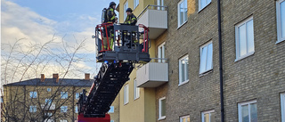 Röken från flerfamiljshuset var vattenånga