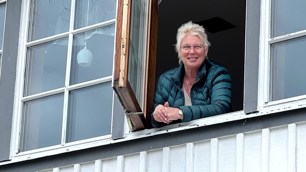 Marie Christensen driver vidare Horn Vandrarhem. Parallellt driver hon en frisersalong i Linköping.