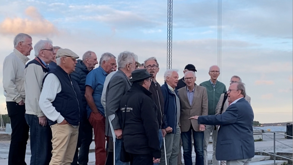 Här i Södra hamn sjunger Lule barbershop för sista gången. Efter drygt 35 år läggs nu kören ner. 