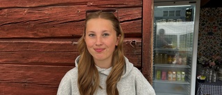 Kelly, 14, fick nej från kommunen – fixade eget sommarjobb