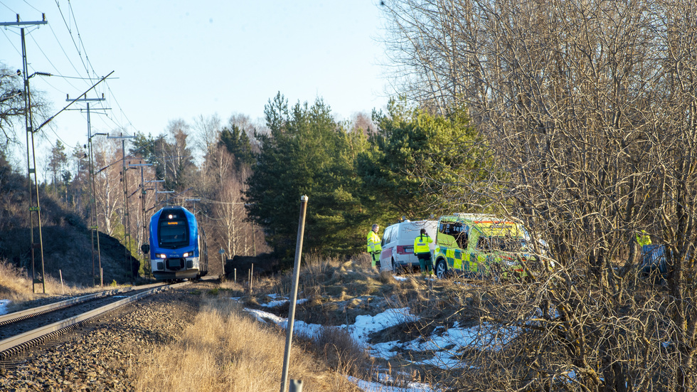 Tågtrafiken stod helt stilla under måndagsförmiddagen efter olyckan utanför Nyköping.