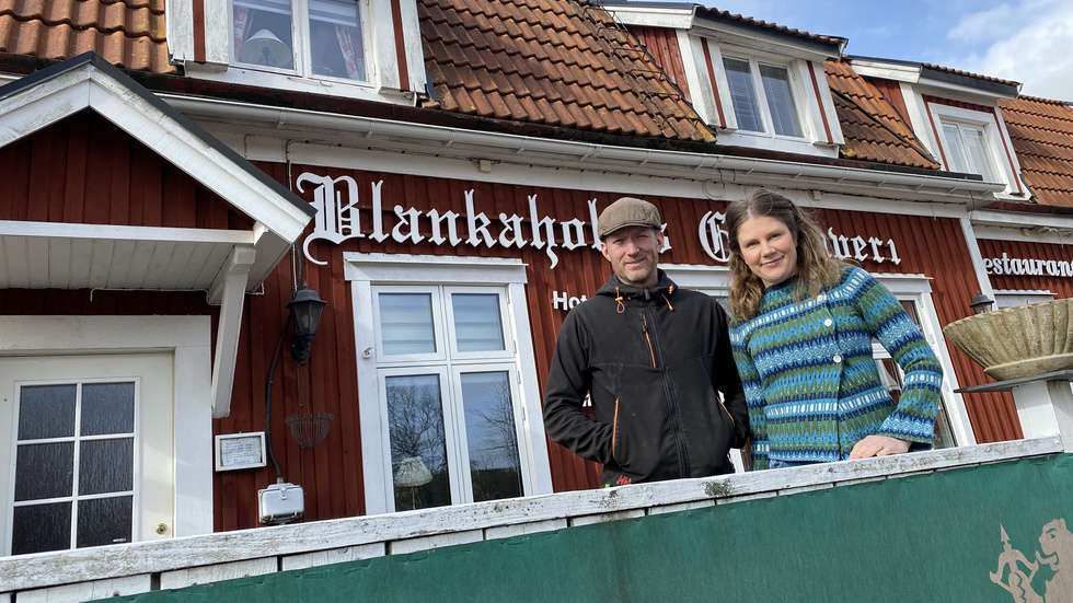 Wille och Hilma Momark vill hålla Blankaholms Gästgiveri öppet året runt.