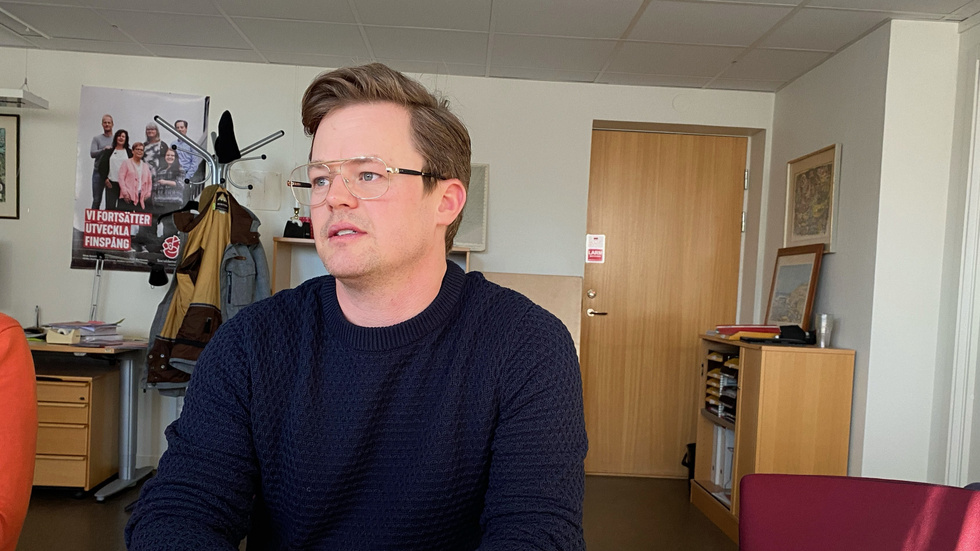 Utbildningsrådet Mikael Wallin (L) anser inte att han är jävig.