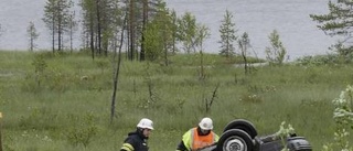 Två skadade i singelolycka