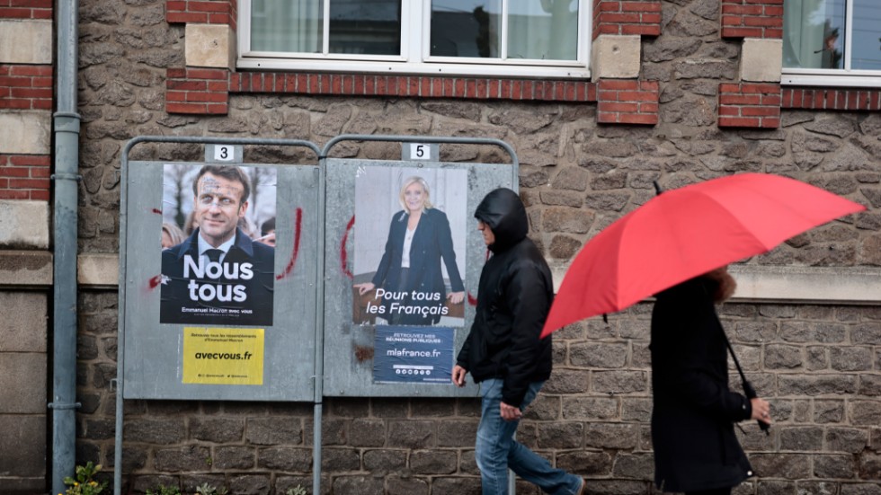 I vårens presidentval vann Emmanuel Macron mot Marine Le Pen igen, om än med lite mindre marginal. I parlamentsvalet utmanas presidenten främst av en ny allians mellan vänsterpartierna. Arkivbild.