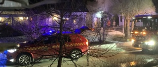 Garage stod i lågor – räddningstjänsten hindrade spridning