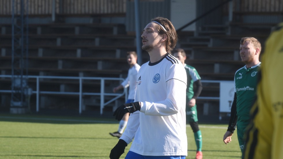 Albin Envall gjorde en bra match som mittback.