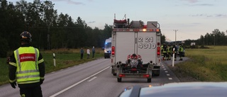 Två personbilar i krock skapade köer