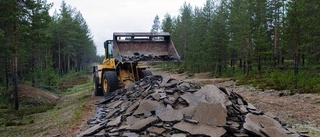 Oenigheten kring vägen till Lombens skjutfält