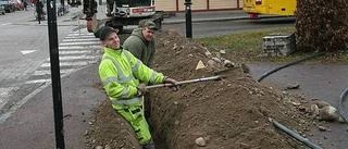 Här gräver de för fiberkabel