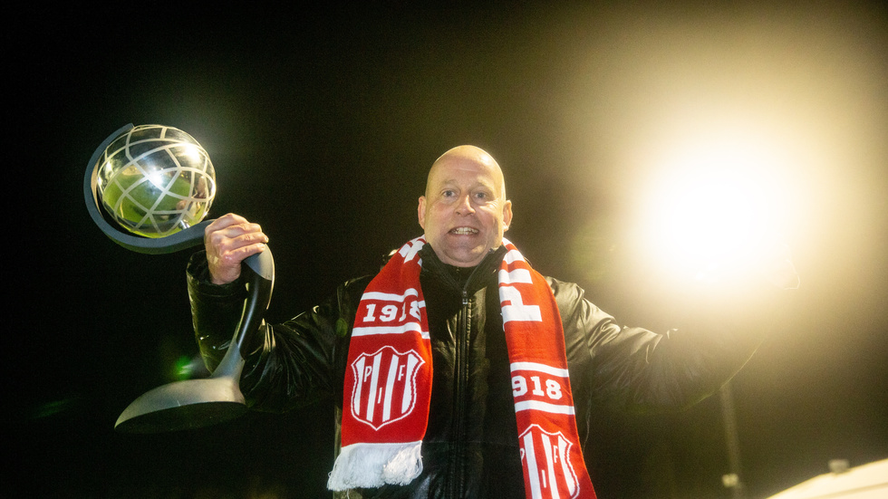 Stellan Carlsson med SM-pokalen 2018. (Arkivbild)