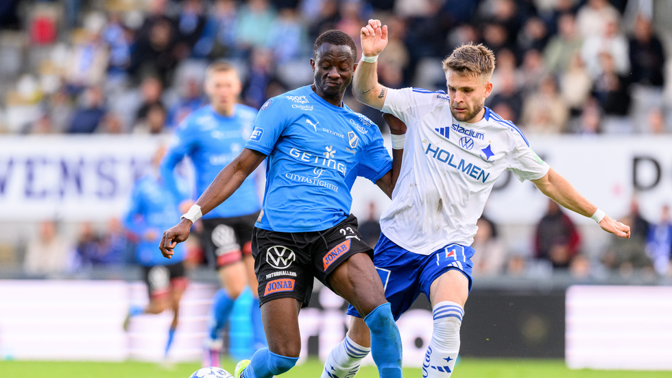 Amadeus Sögaard fick en smäll i matchen mot Halmstad. "Jag fick en liten vridning i foten, men det var ingen fara. Jag kunde spela klart matchen. Nu är det bara hem och ta hand om kroppen och förhoppningsvis är jag hel om 48 timmar", säger han.