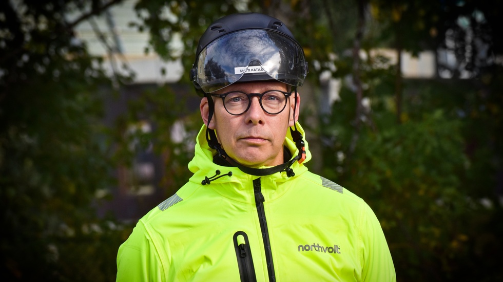 Matti Kataja, kommunikationschef för Northvolt i Norden, hävdar att produktionen i batterifabriken ökar. (Arkivbild)