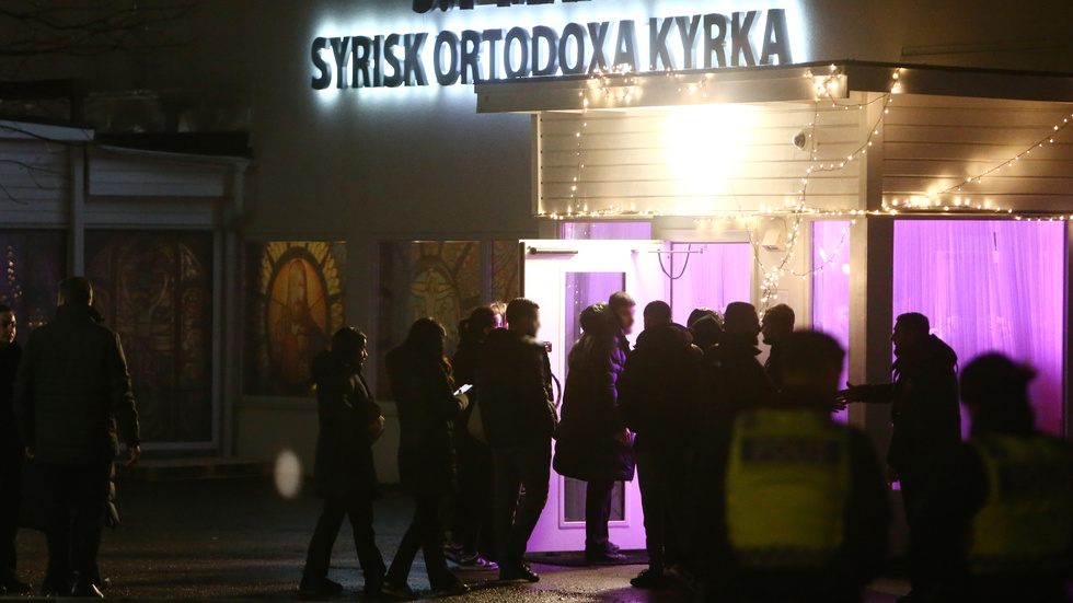 På lördagskvällen samlades ett hundratal personer vid Sankta Maria Syrisk-ortodoxa kyrka i Ektorp för en minnesstund för den nyligen mördade Gaboro.