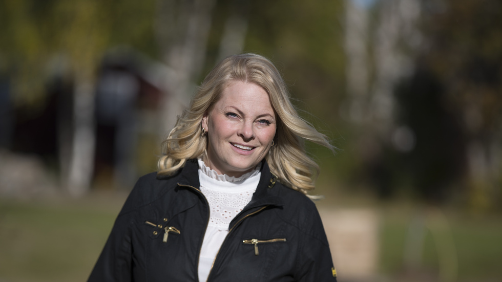 Reidun Fagerströms driver stationskiosken i Murjek. Hon säger att all paketutlämning är viktig för bygden. 