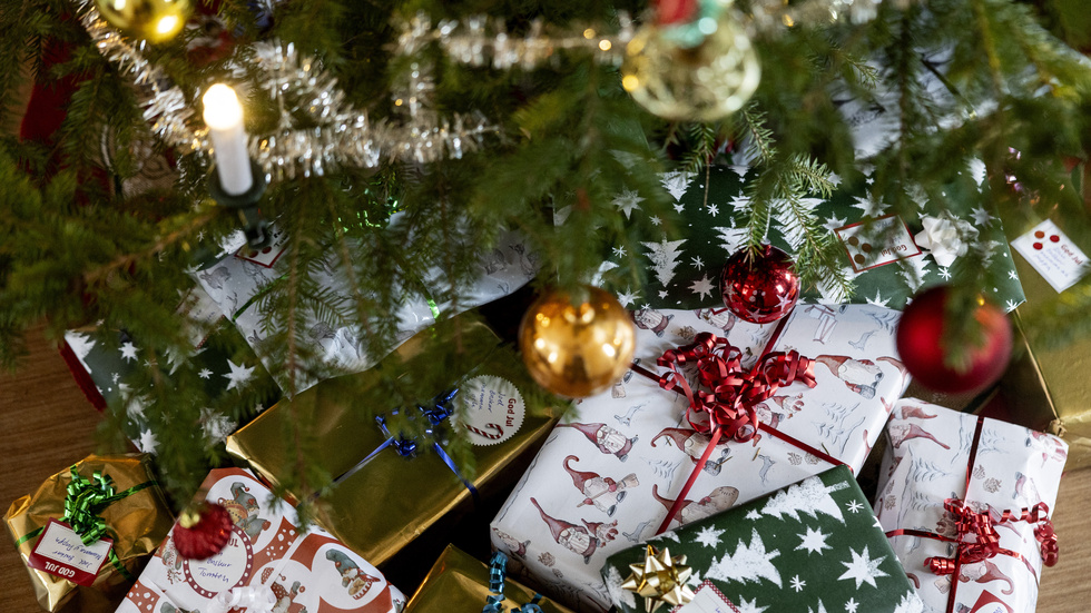 Julstress är ett välbekant fenomen i december. Stressen beror på så mycket mer ä hur vi jobbar.