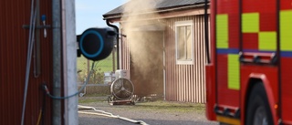 Brand i byggnad – vindsföremål fattade eld