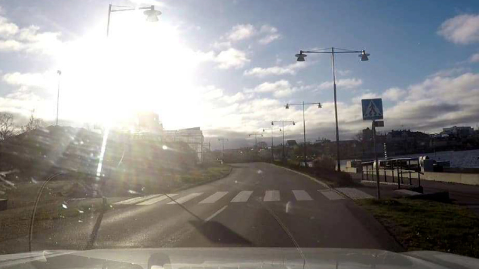 Bilden är tagen av polis vid samma övergångsställe som där olyckan skedde, vid samma tidpunkt på dagen men någon månad innan olyckan.