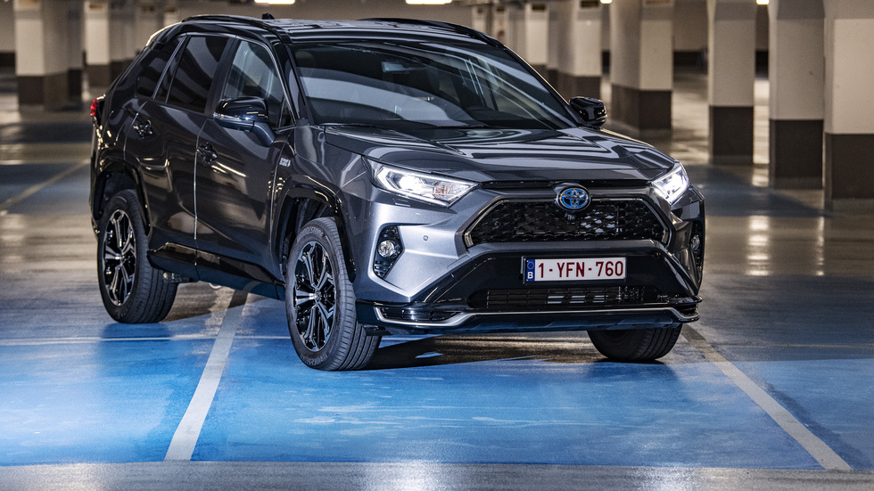 Bild på en Toyota RAV4.