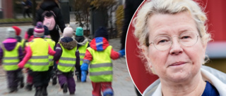 Förskolechefens besked: "Kommer inte ta bort västarna"