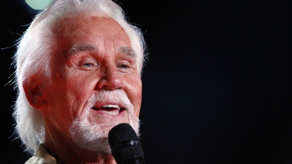 Kenny Rogers uppträder 2013 i Nashville. Arkivbild.